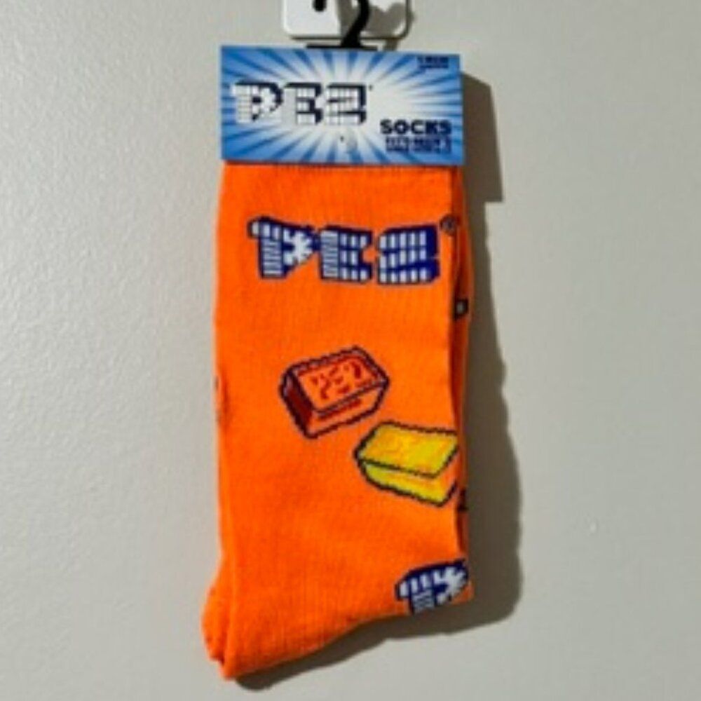 New Unisex Pair of Pez Crew Socks Color Orange Size 6-12